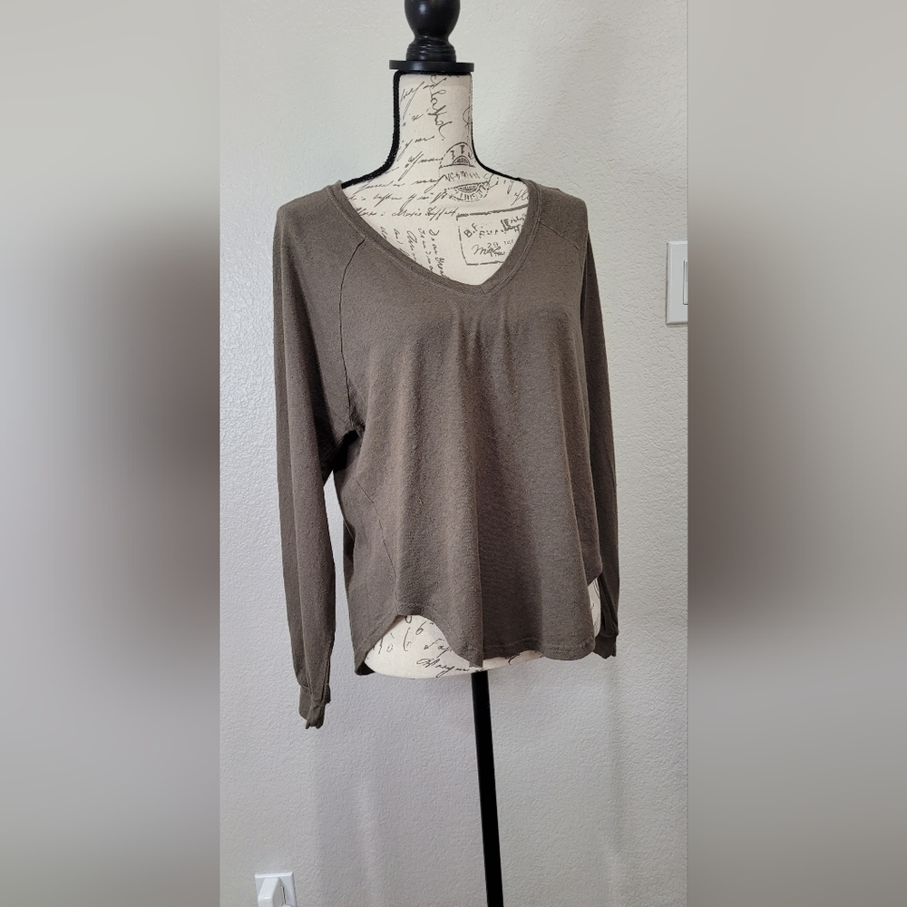 NWT-BODI LONG SLEEVE BLOUSE